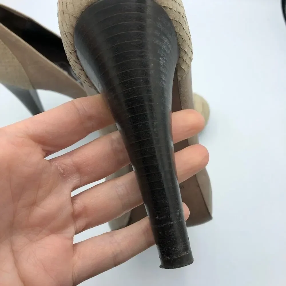 Tibi Tan Suede Pumps Wood Heels Womens 8 Cap Toe Snake Embossed Preppy Pumps